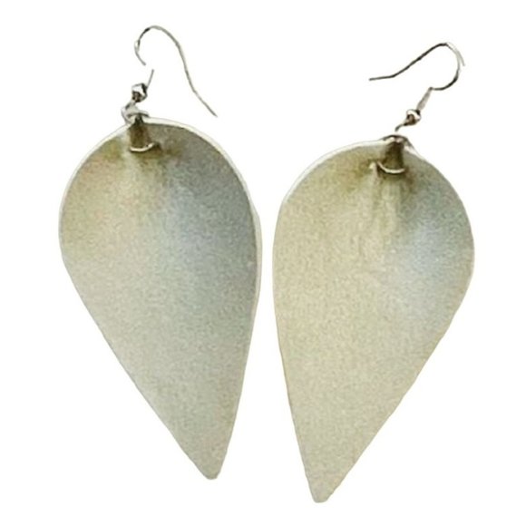 Faux Leather Earrings in Silver Metallic Lightweight New - Picture 1 of 7